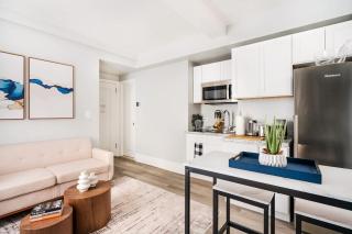 73-1406 New 1BR 1Bth UWS Doorman Gym - New York - 1