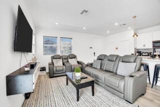 Charming Home Near Six Flags - 7