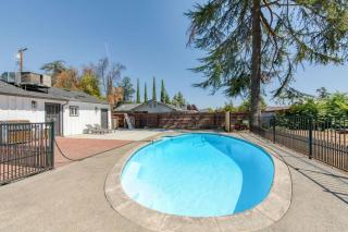 Sunny 3BR Fresno Haven w Pool - 2