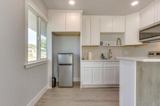 End Unit with Clear Lake Access in NorCal! - Clearlake - 4