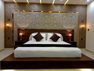Royal Galaxy Hotel & Residence - Near Islamabad International Airport & Motorway - Islamabad - 7