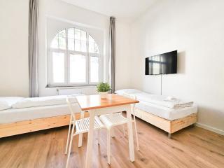 RAJ Living - Studio Wohnungen - 15 Min zur Messe DUS - Düsseldorf - 0