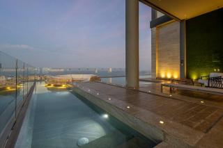 Beachfront Condo 1605 Murano Centro 1, Near Walled City Airport Pick Up - 2