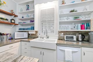 Ms Bunnys Bungalow - Fredericksburg - 1