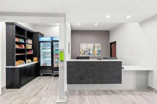 Best Western Palace Inn & Suites - 1