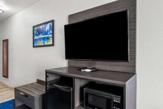 Best Western Palace Inn & Suites - 1