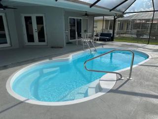 Cozy 2 BR Waterfront home with Heated Pool - Fort Myers - 7