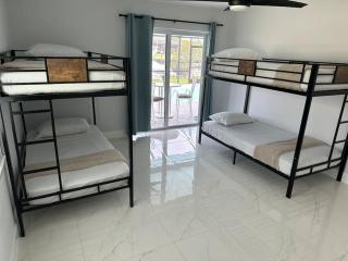 Cozy 2 BR Waterfront home with Heated Pool - Fort Myers - 4