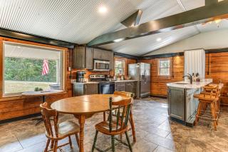 Lake Escape with Hot Tub and Docks in Hope! - 5