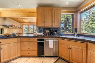 Eagles Nest- Hot Tub- Pool Table- Shuttle to Slopes - Olympic Valley - 5
