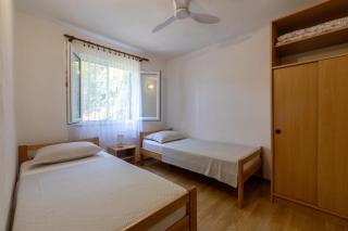 Apartments by the sea Mudri Dolac, Hvar - 582 - Vrboska - 1