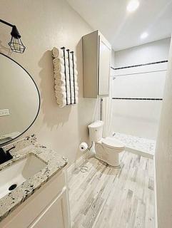 Peaceful Home, with Hot Tub, Fire Pit & much more! - Texanna - 8