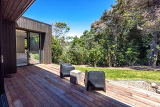 Wavesong Whakaaio 11D, 100 metres to Onetangi Beach - Be My Guest - 6