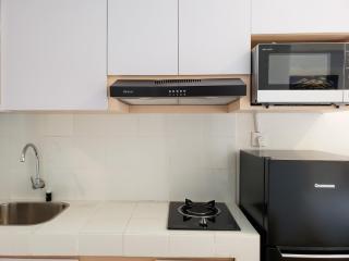Minimalist and Comfortable Studio Apartment Tokyo Riverside PIK 2 By Travelio - Rawalembang - 2
