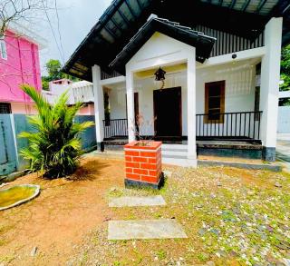 Minty Homestay - Perumanseri - 9