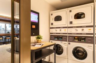 Dash Living on Queen's - Hong Kong - 4