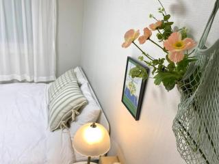 5mins to Jangseungbaegi station, 1mins to airport bus station, max 6pax, two bedrooms - Seul - 8