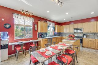 San Tan Valley with Hot Tub and Oasis-Like Backyard! - San Tan Valley - 4