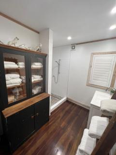 Base Camp Cottage - 4