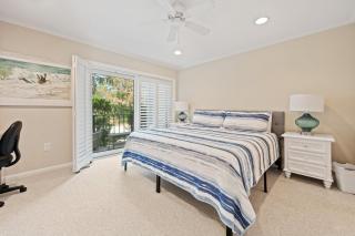 Ocean Eyes villa by Peace Vacations - Georgetown - 1