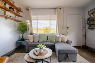 Modern 1BR Retreat w Parking near Downtown & Uof A - Tucson - 9