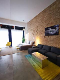 SC 00 LOFT by ROCKCHAIR Apartments l SUPERHOST Status l Unique & Style Loft 205 sqm 2 Floors Tablefootball Tabletennis 3 Bathrooms Boxspringbeds welcomes you! - Berlim - 0