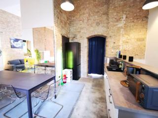 SC 00 LOFT by ROCKCHAIR Apartments l SUPERHOST Status l Unique & Style Loft 205 sqm 2 Floors Tablefootball Tabletennis 3 Bathrooms Boxspringbeds welcomes you! - Berlim - 8
