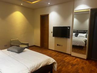 Toshaloft - 2BR Open Plan Apt - Lagos - 8