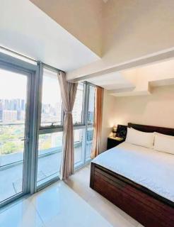 Cosy 1BR Uptown BGC with Balcony and Swimming Pool - Manila - 4