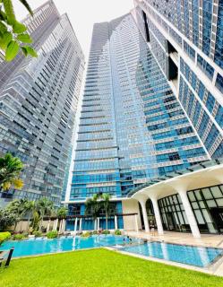 Cosy 1BR Uptown BGC with Balcony and Swimming Pool - Manila - 0