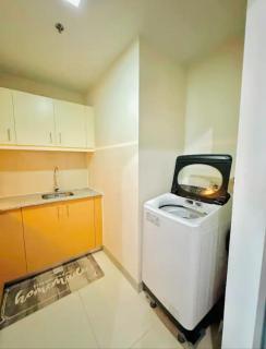 Cosy 1BR Uptown BGC with Balcony and Swimming Pool - Manila - 1
