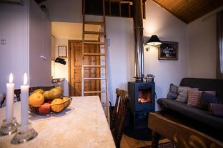 Gemütlicher Seebungalow mit Kamin und Terrasse - Ulricehamn - 9