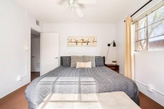 Bright & Airy Near UofA, 2 Min to Banner - Tucson - 9