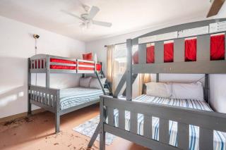 Bright & Airy Near UofA, 2 Min to Banner - Tucson - 3