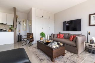 Modern Cozy Apartment in the Heart of Green Point - Cape Town - 2