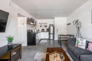 2BR 6 Min to UofA BBQ, Sunshine & Cozy Vibes! - Tucson - 7