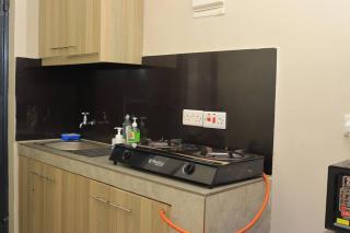 Convenient Cozy Spot Near Airport - 2