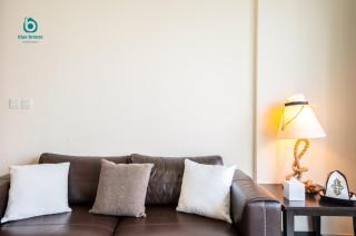 Blue Breeze - Chic Marina Retreat with Balcony and Canal Views - Dubai - 3