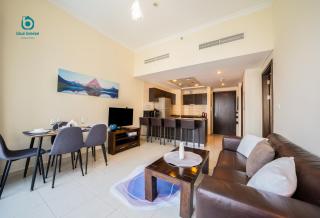 Blue Breeze - Chic Marina Retreat with Balcony and Canal Views - Dubai - 2