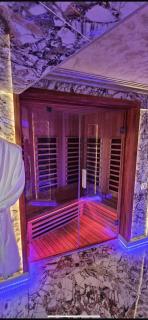 Anadi Hotel Boutique ONLY ADULT - Braşov - 9