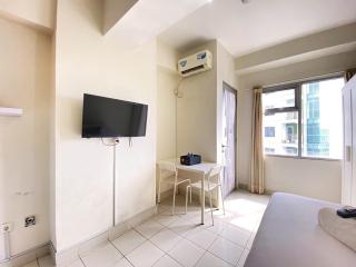 Homey Studio Room at Harvard Jatinangor Apartment By Travelio - 3