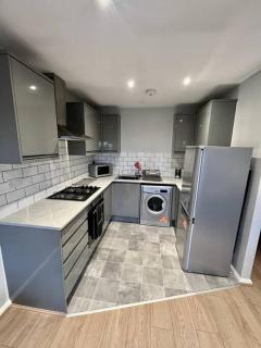 Immaculate 2 bed flat with free parking! - Watford - 9