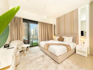 Exquisite 2 Bedroom Apartment I Burj Khalifa & Fountain Views I Free Gym, Pool, Parking, Wi-Fi and PS5 I by Skyline Serenity - Dubai - 9