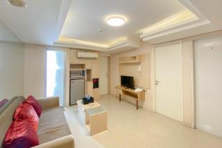 Comfort Stay 2BR at Bassura City Apartment By Travelio - 5