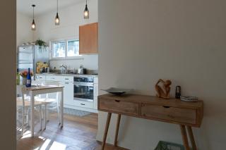 Refined Gordon 1BR Apartment with balcony by FeelHome - Tel Aviv - 1
