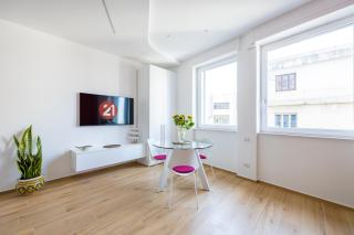 NEW APT in the heart of Naples-AtTwenty-One CORAL - 3