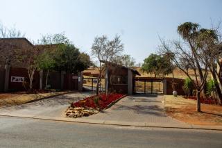 Time Oon-Travel & Tour Equestria Parkview - 8