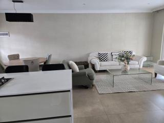 Executive Luxurious Boutique home - 7