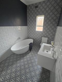 Executive Luxurious Boutique home - 6