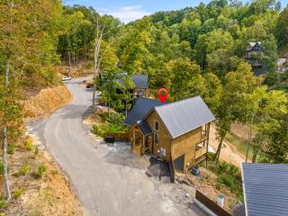 Bobber Bungalow Lake View Hot Tub Arcade Games - Dandridge - 6